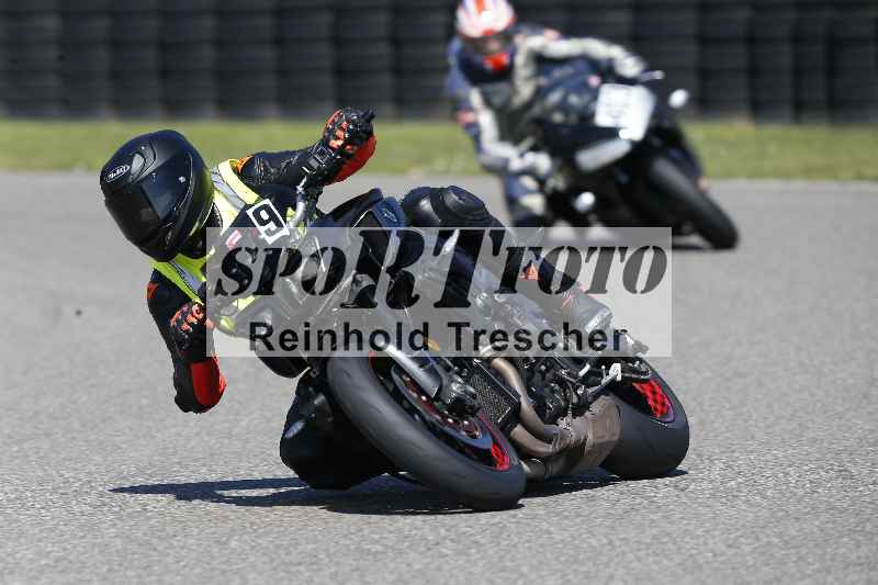 /43 08.08.2025 Discover the Bike ADR/Race 3 rot/69